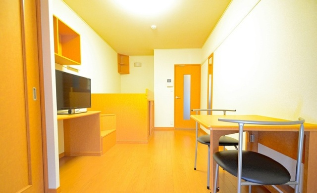 居室・リビング　写真は別号室のものです。