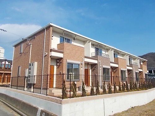 姫路市砥堀のアパートの建物外観