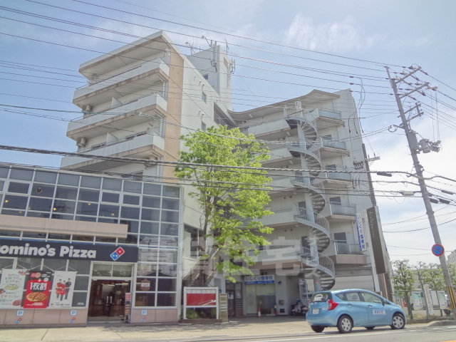 京都市伏見区石田森東町のマンションの建物外観