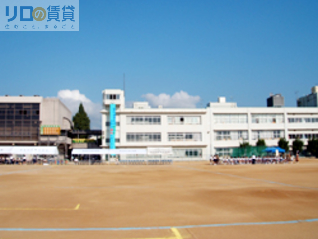 【伊丹市大鹿のマンションの中学校】