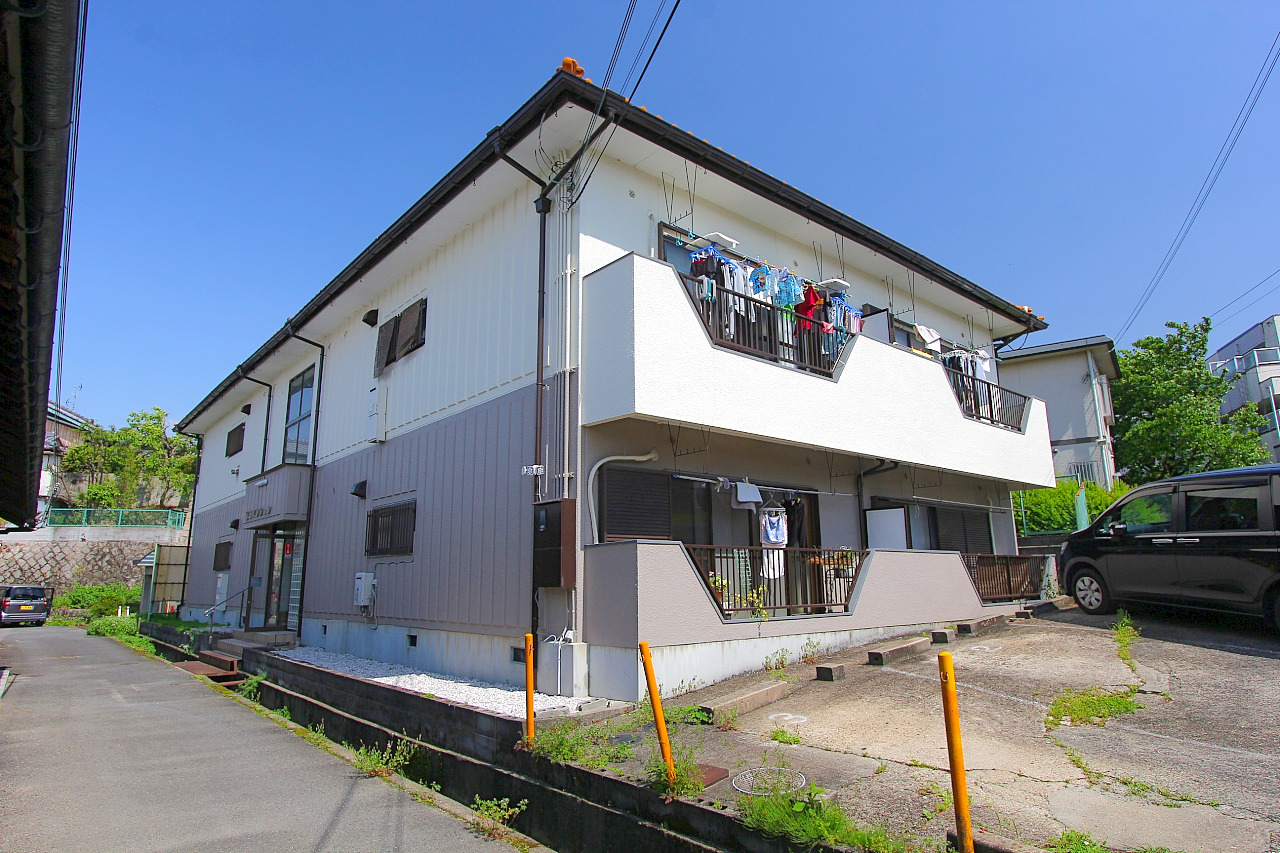 富田マンションの建物外観