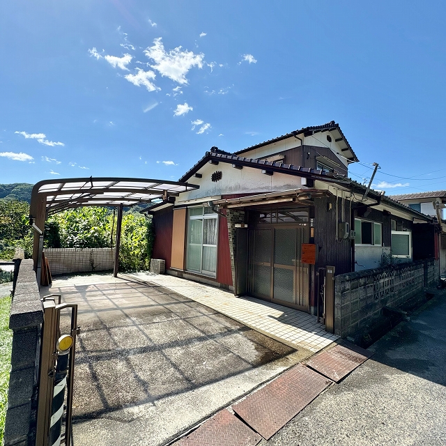 下松市河内岡の原町　借家の建物外観