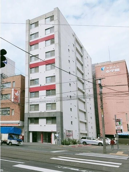 札幌市中央区南一条西のマンションの建物外観