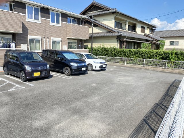 【ティユールの駐車場】