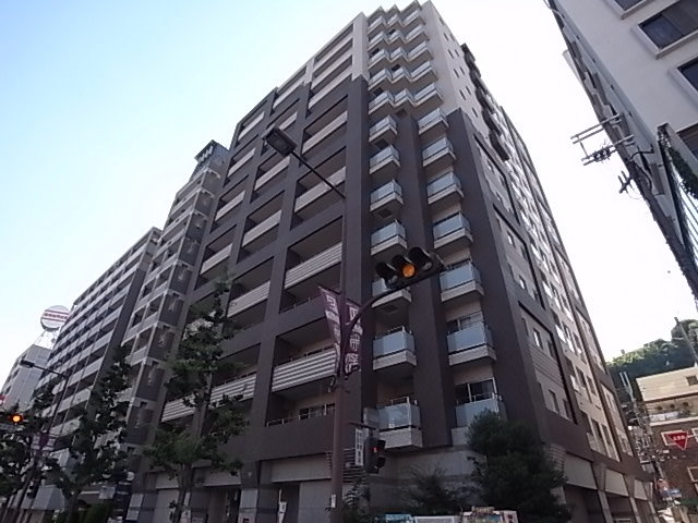 【神戸市中央区加納町のマンションの建物外観】