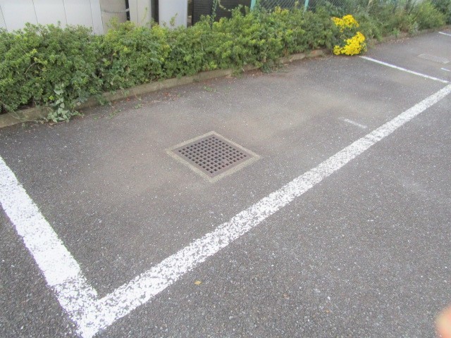 【相模原市南区新磯野のマンションの駐車場】