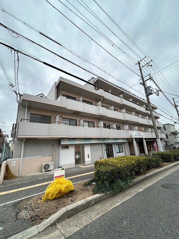 神戸市垂水区城が山のマンションの建物外観