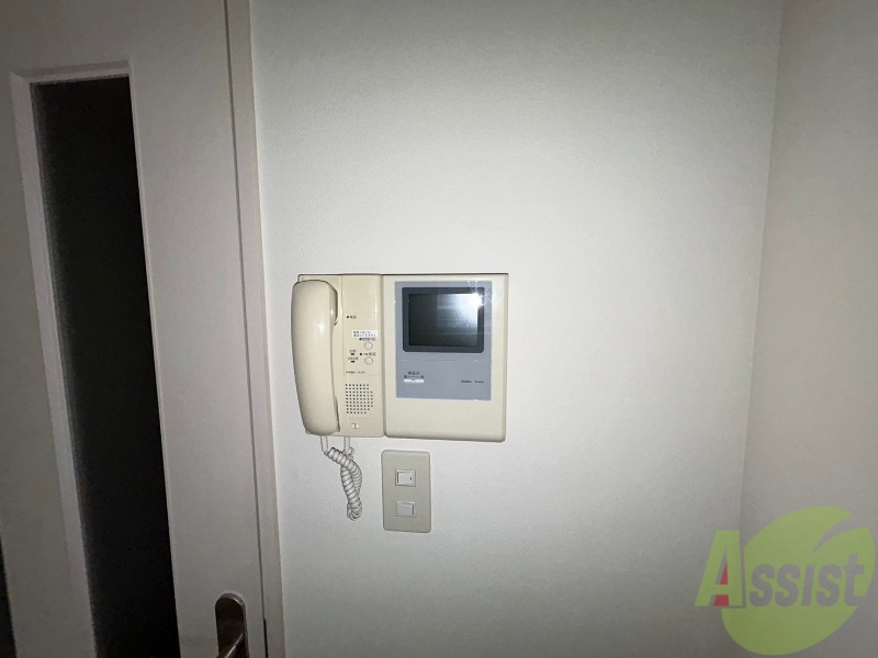 セキュリティ　モニタ付インターホンです。セキュリティ面も安心ですね！