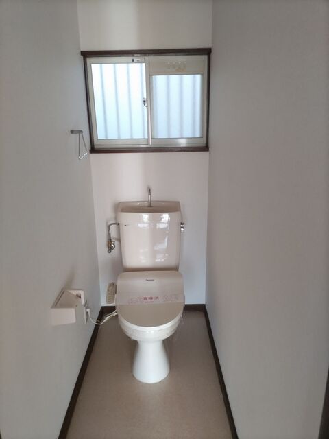 トイレ　温水洗浄便座