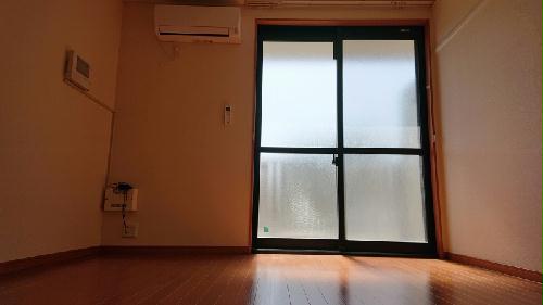 居室・リビング　1階はフローリング、2階はじゅうたんです！