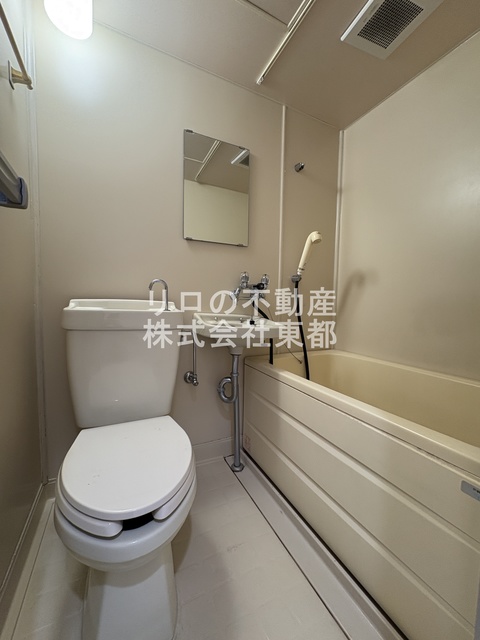 バス・シャワールーム　お掃除がしやすい３点ユニットバスです☆