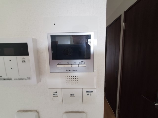 セキュリティ　モニター付きインターホン