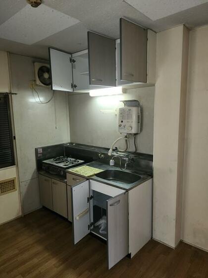 キッチン　クリーニング前です