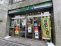 コンビニ　ファミリーマート神宮前三丁目店（コンビニ）まで140m