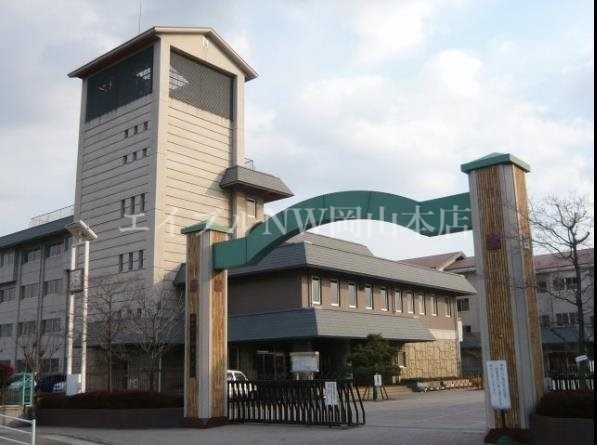 小学校　岡山市立御南小学校（小学校）まで432m