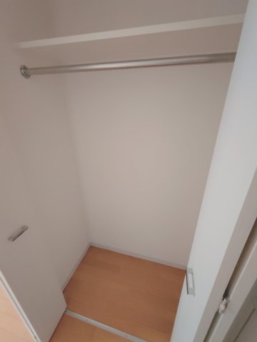 収納　お洋服もたくさんしまえます