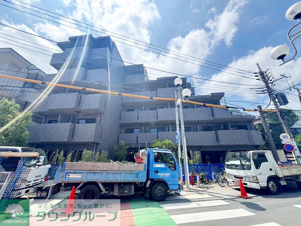 建物外観　駐車場