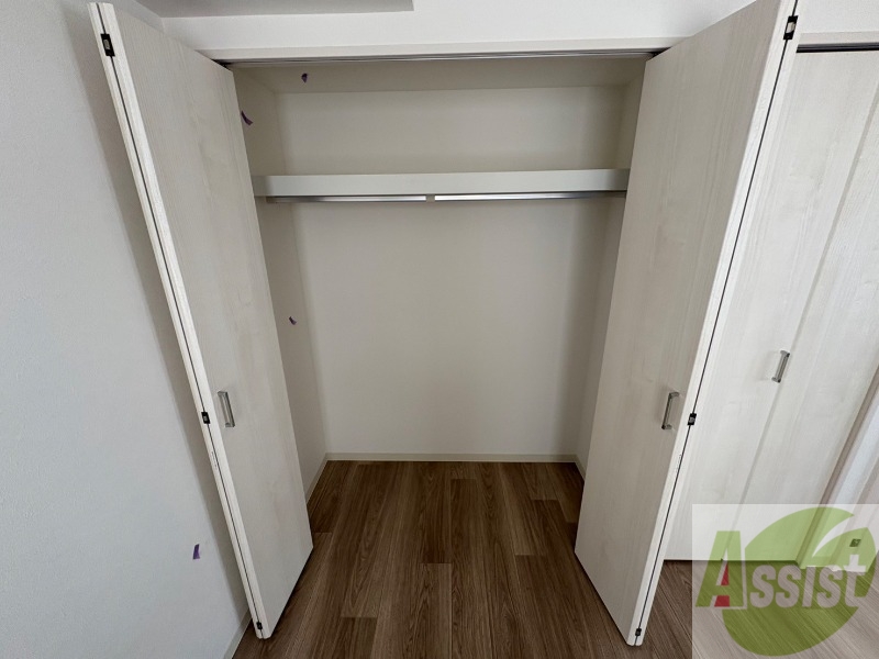 収納　寝室の収納です。部屋がすっきり片付きます。