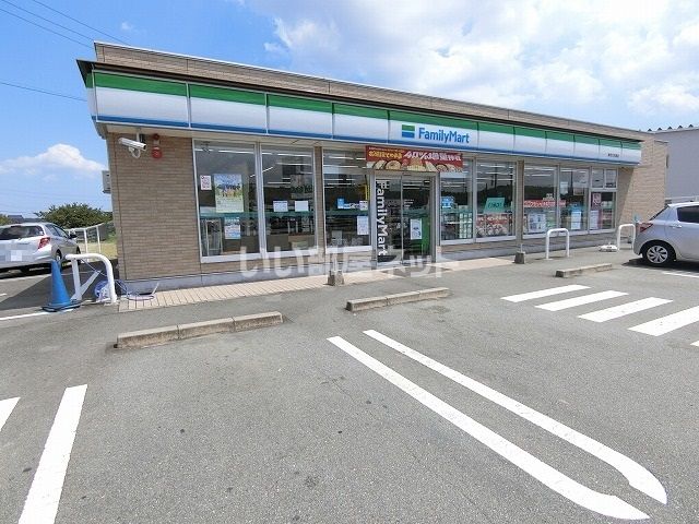 コンビニ　ファミリーマート津市大古曽店（コンビニ）まで628m