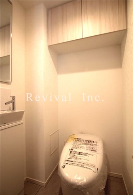 トイレ　清潔感あるお手洗いは最新式タンクレストイレ