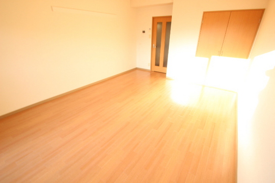 居室・リビング　※別部屋の写真です