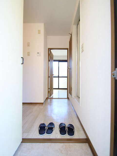 玄関　※他のお部屋の参考写真の為、原状優先です。