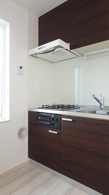 キッチン　★自炊派にうれしいグリル付き２口ガスコンロ設置済み★