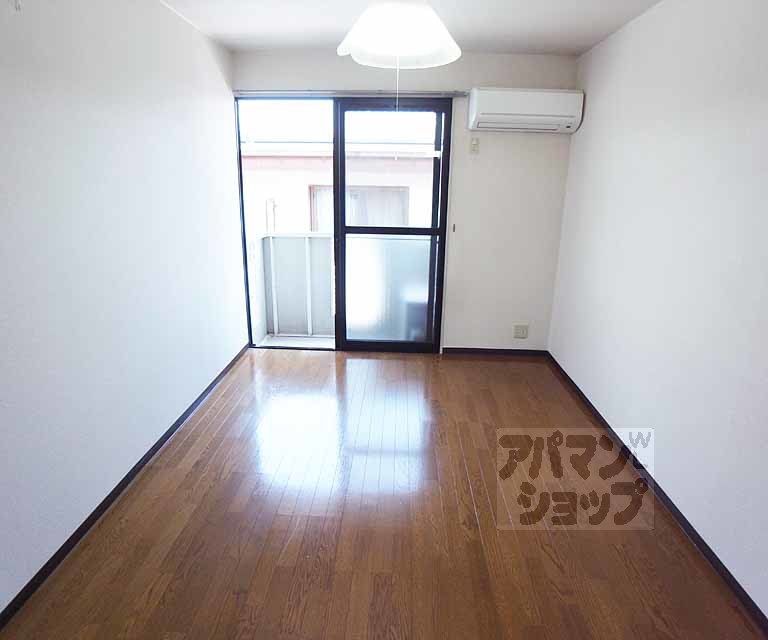 居室・リビング　６帖洋室。