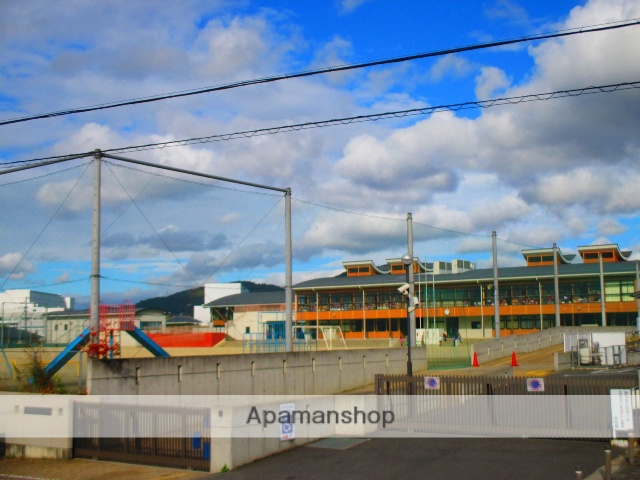 小学校　友生小学校（小学校）まで812m