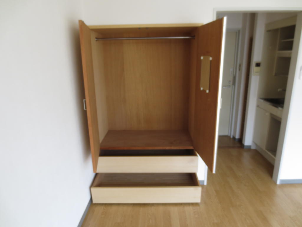 居室・リビング　家電付き物件！共用洗濯機を無料で利用できます。鳥取大学近く！