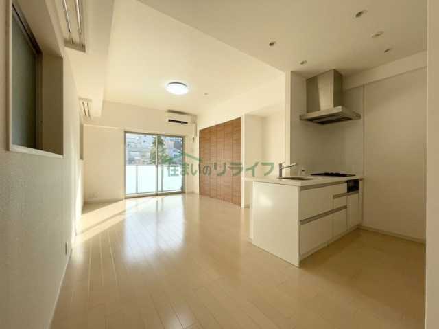 居室・リビング　コンフォリア神田神保町