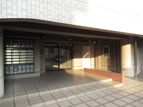 その他　マンションエントランス