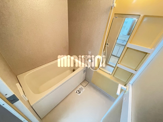 バス・シャワールーム　追い焚き付きでいつでも温かいお風呂に入れます