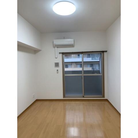 居室・リビング　室内