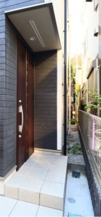 エントランス　清潔なエントランスです