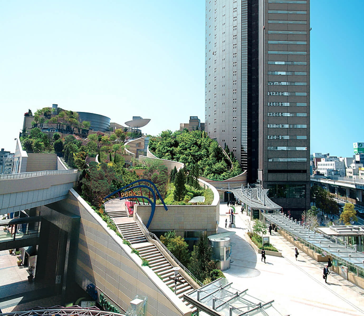 ショッピングセンター　なんばパークス（ショッピングセンター）まで651m