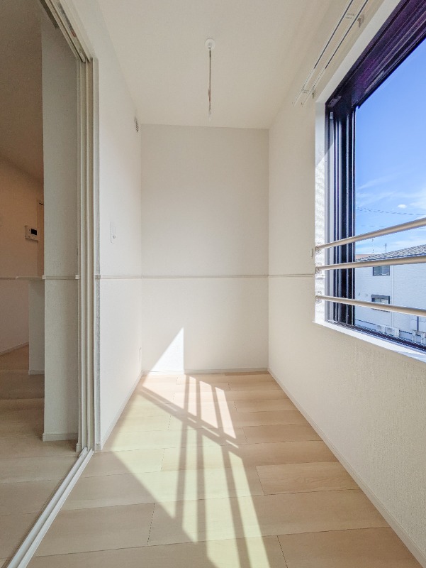 バルコニー　図面と現状に相違がある場合には現状を優先