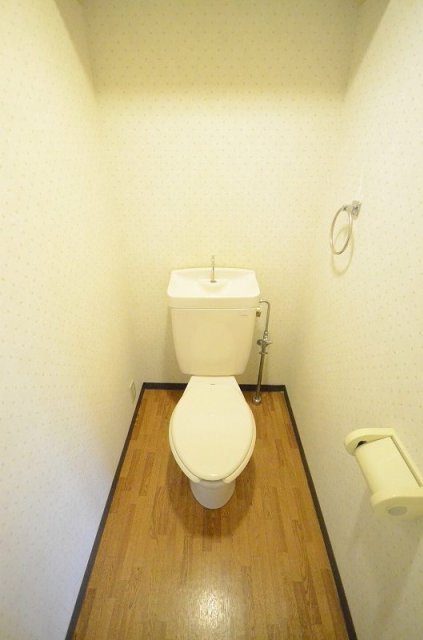 トイレ　別号室の写真です
