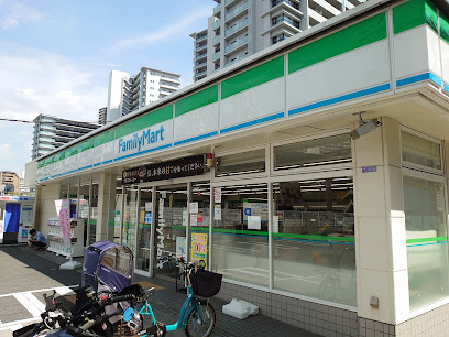 コンビニ　ファミリーマート海老江一丁目店（コンビニ）まで365m