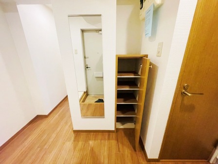 玄関　※別部屋写真