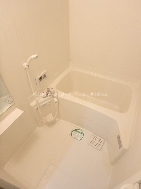 バス・シャワールーム　同物件、別号室の写真です。
