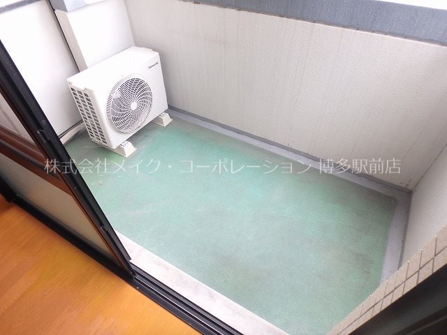 バルコニー　同物件、別号室の写真です。