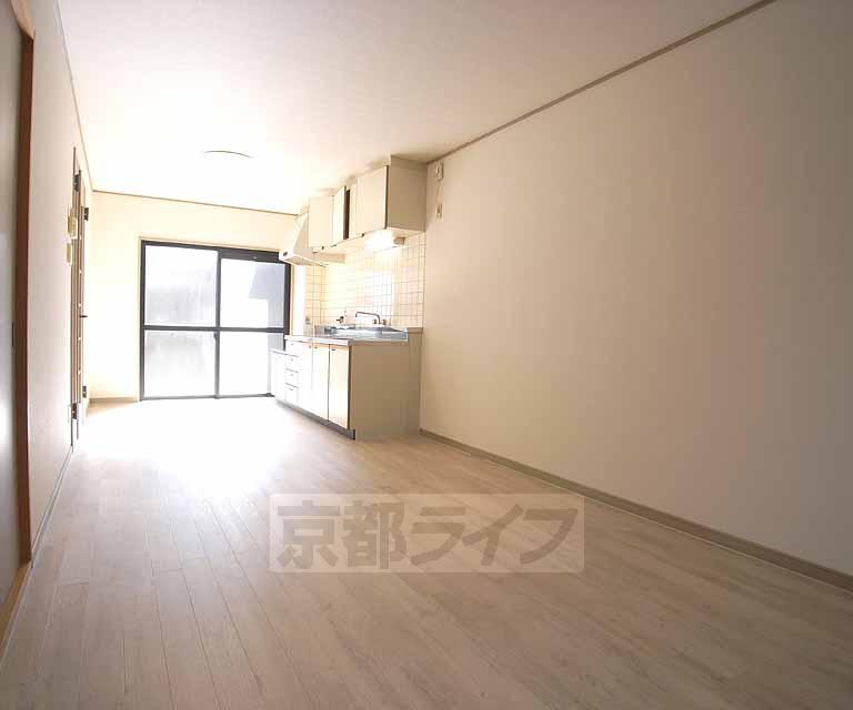 居室・リビング　広々とした室内です