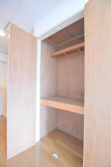 収納　※別部屋の写真です