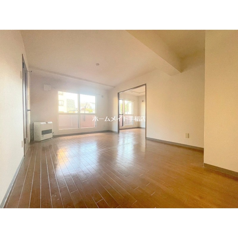 居室・リビング　明るく広々リビングスペース♪