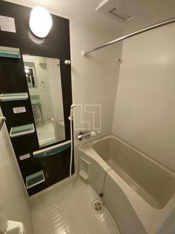 バス・シャワールーム　セレニテ北久宝寺　バスルーム