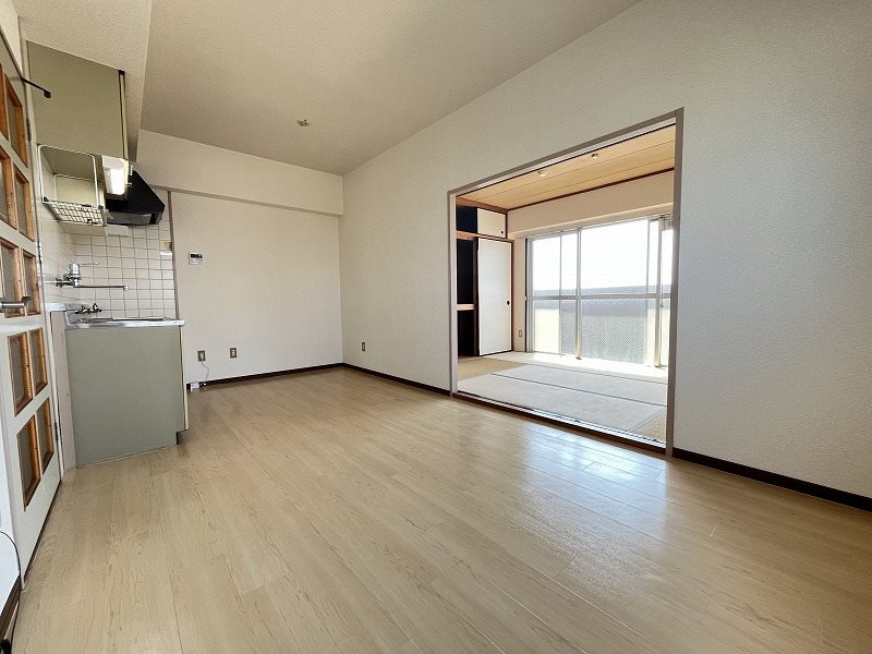 居室・リビング　※掲載情報と物件の現況が異なる場合、現況を優先するものとしま