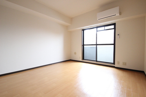 居室・リビング　※別号室の写真です