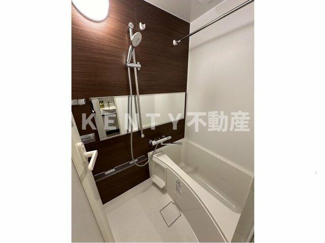 バス・シャワールーム　コンパクトで使いやすいお風呂です