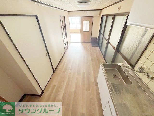 居室・リビング　玄関